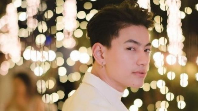 6 Potret Terkini Phuwaryne Keenan, Artis Transgender Thailand Berdarah Indonesia