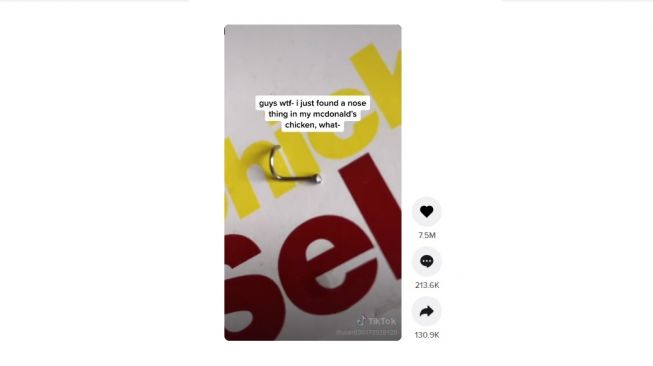 Penemuan sesuatu tak terduga di ayam cepat saji. [TikTok]