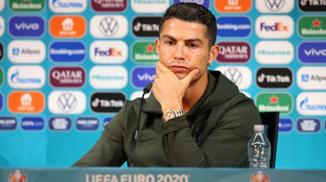 Gaya Hidup Sehat Ronaldo Picu Saham Coca-Cola Anjlok, Rugi Hingga Rp57 Triliun