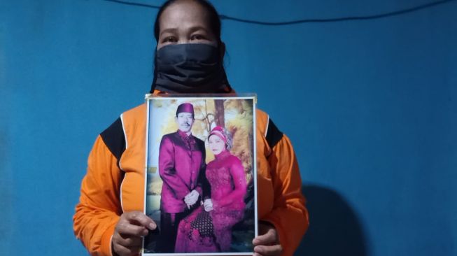 Viral TKI Sakit hingga Muntah Darah di Malaysia, Istri: Kondisinya Sulit