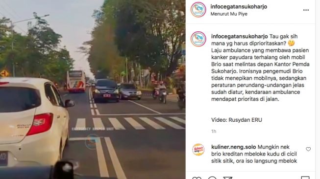 Mobil di Sukoharjo menghalangi ambulans yang membawa pasien. [Instagram]