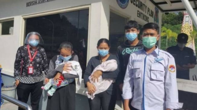 Nasib Ibu-ibu Asal Kalbar Dideportasi dari Malaysia Usai Melahirkan