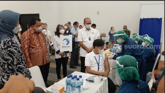 Bodetabek dan Bandung Raya Mulai Vaksinasi Penduduk Usia 18 Tahun ke Atas