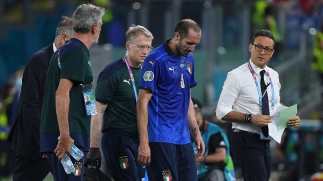 Kemenangan Italia atas Swiss Memakan Korban, Chiellini Cedera