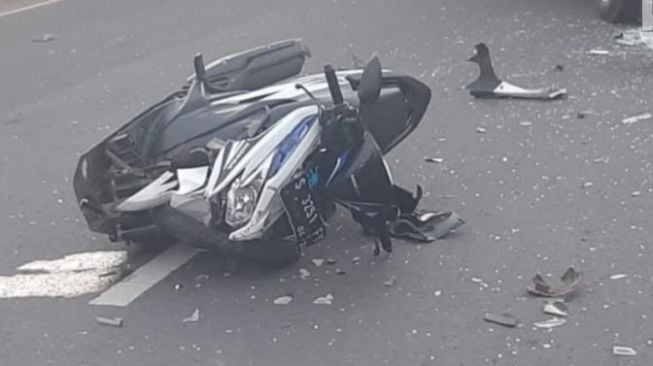 Pikap vs Vario di Tuban, Motor Rusak Parah, Pengendara Luka Tak Fatal