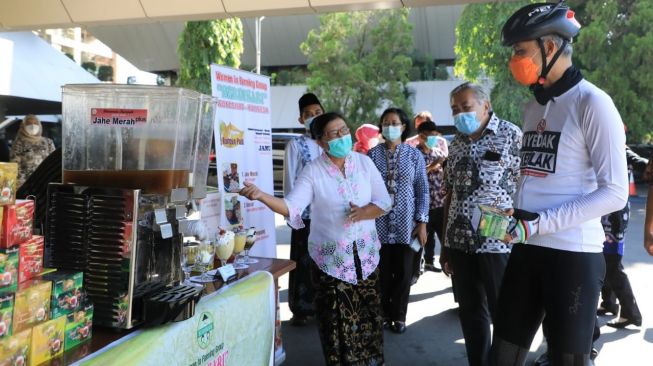 Ganjar Pranowo Minta Masyarakat Tingkatkan Imunitas lewat Gerakan Minum Jamu