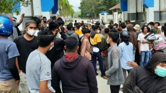 Warga Tolak Aktivitas Pertambangan PT Tiran Mineral di Konawe Utara