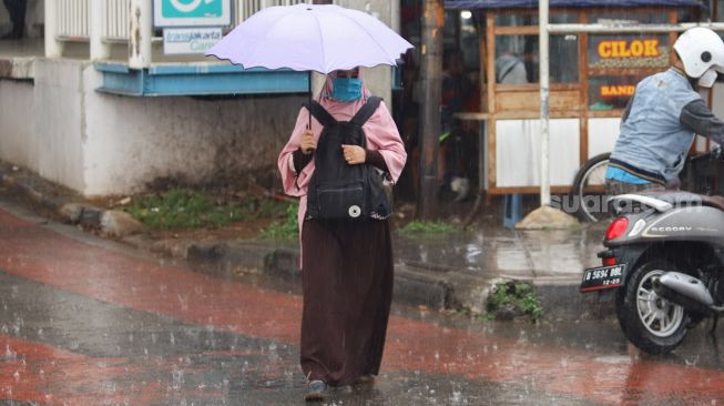 Prakiraan Cuaca Jakarta Rabu 12 Januari: Siang Sebagian Besar Wilayah DKI Hujan