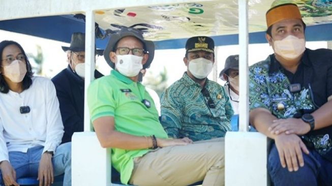 Plt Gubernur Sulsel Dampingi Sandiaga Uno Kunjungi Rammang-rammang