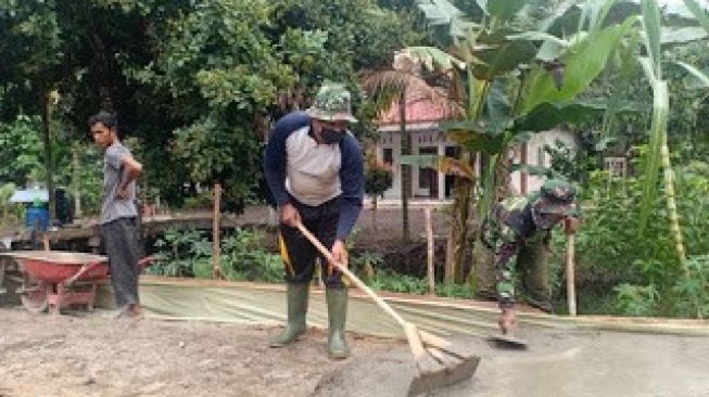 Tidak Hanya Jago Perang, TNI Juga Jago Jadi Tukang Bangunan