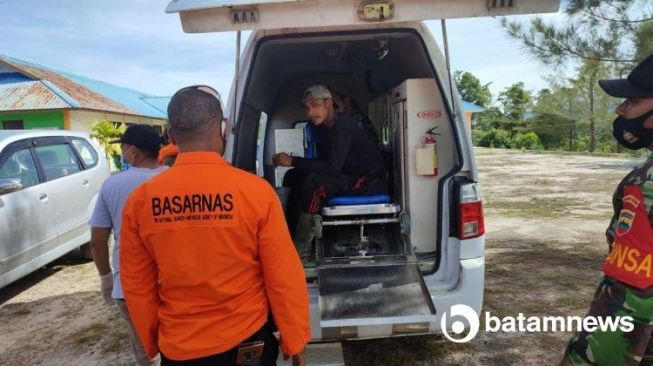 Tiga Pencari Madu Tersesat di Hutan Natuna Ditemukan Tim SAR