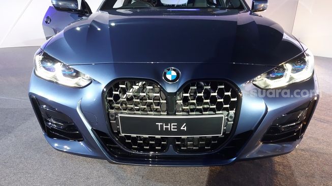 Simak tampilan kidney grille seru pada  BMW seri 4 [Suara.com/Manuel Jeghesta Nainggolan].