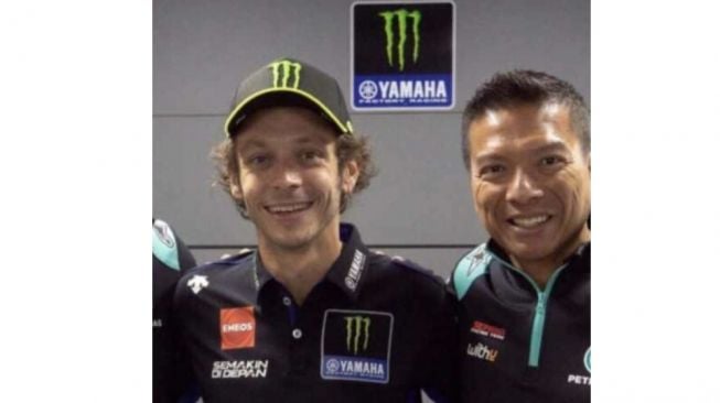 Valentino Rossi dan Razlan Razali (Petronas)