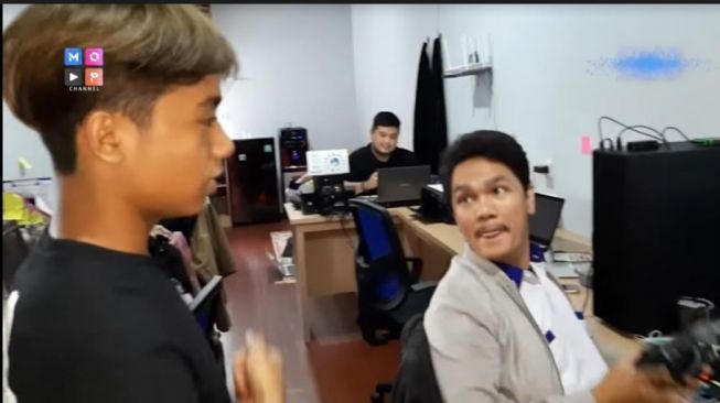 Kantor baru Ruben Onsu. [YouTube/MOP Channel]