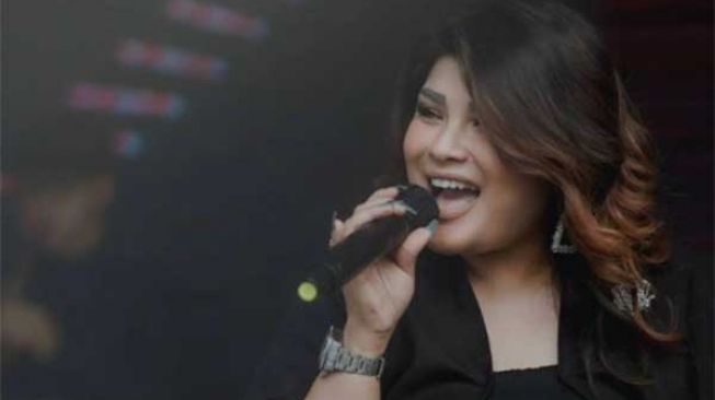 Cerita 2 Penyanyi Indonesia Keluar dari Islam di Puncak Karier, Ada yang Dibuang Keluarga