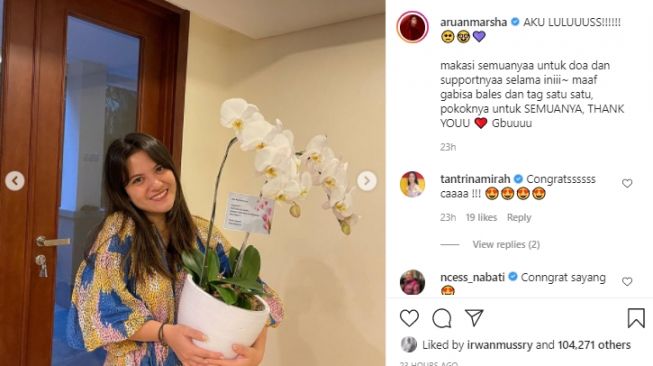 Potret Marsha Aruan lulus kuliah [Instagram/aruanmarsha]