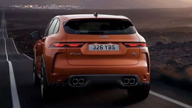 Jaguar F-PACE SVR adalah SUV bermesin Jaguar V8 supercharged 405 kW 5.0L [Jaguar Land Rover via ANTARA].