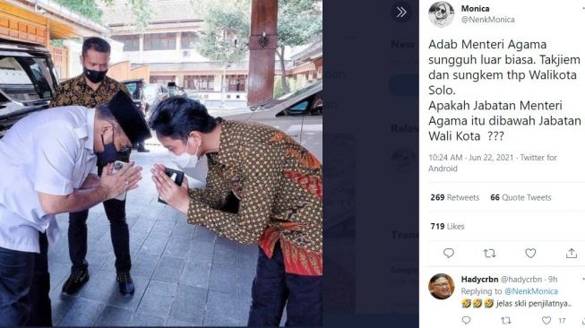 Foto Menag Sungkem ke Gibran, Warganet: Jabatan Menteri Agama Itu di bawah Wali Kota?