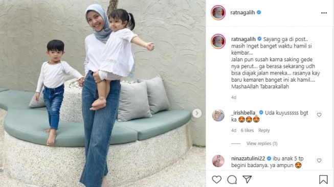 Ratna Galih dan anak kembarnya [Instagram/ratnagalih]