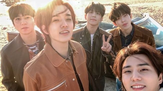 DAY6 di album The Book of Us: Negentropy