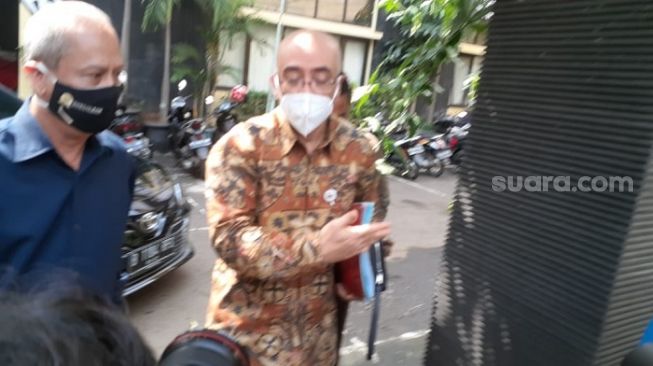 Kepala BKN, Bima Haria Wibisana saat memenuhi panggilan Komnas HAM soal kasus TWK KPK. (Suara.com/ Yaumal)