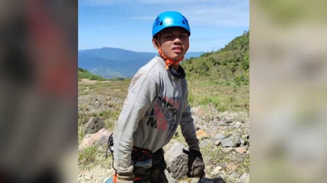 Elfin Nugraha, Pendaki Disabilitas yang Taklukkan Puncak Gunung Marapi dan Gunung Talang