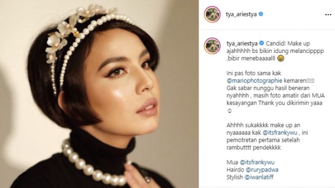 Potret Tya Arietya usai potong gusi. [Instagram/tya_ariestya]