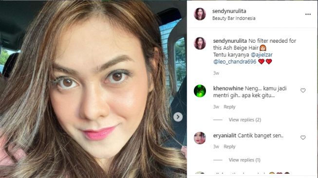 Sendy Nurulita Stafsus Menteri BUMN terjun jadi penyanyi. [Instagram/sendynurulita]