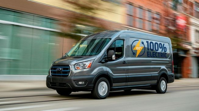 Ford Transit BEV yang menjadi permodelan van Oshkosh NGDV [Detroit Free Press].