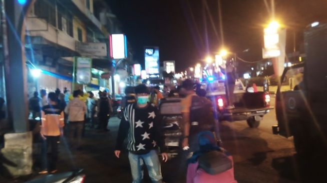 Kegiatan Harus Tutup Jam 9 Malam, Pedagang: Seolah-olah Covid-19 Keluarnya Malam