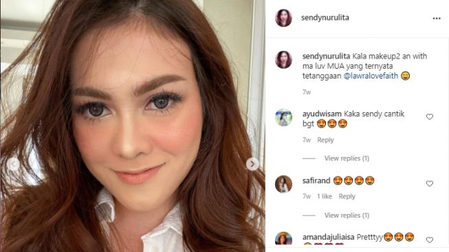 Sendy Nurulita Stafsus Menteri BUMN terjun jadi penyanyi. [Instagram/sendynurulita]