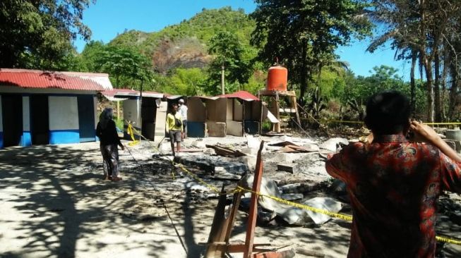 Kawasan Pulau Setan Pesisir Selatan Terbakar, Sejumlah Fasilitas Umum Ludes