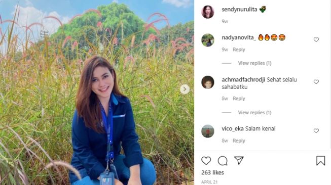 Sendy Nurulita Stafsus Menteri BUMN terjun jadi penyanyi. [Instagram/sendynurulita]