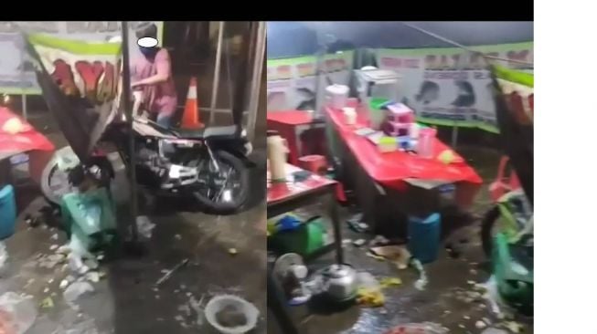 Viral Yamaha RX King Bikin Warung Pecel Lele Porak Poranda, Publik: Pembeli Adalah Raja