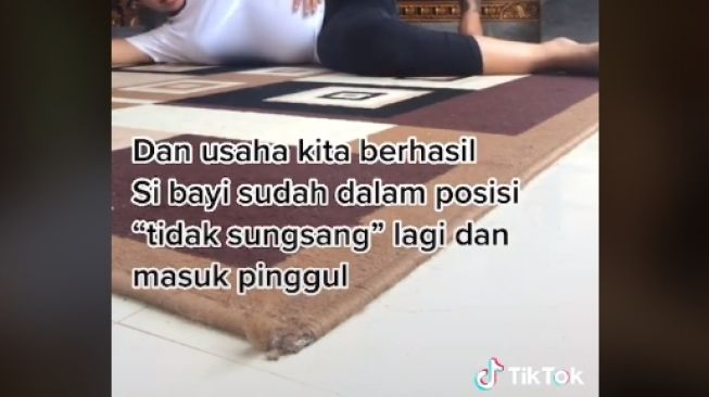 Suami istri berhasil atasi posisi bayi sungsang (tiktok)