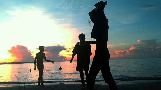 Jumlah Pengunjung Pantai Reviola Berkurang Dari 3 Ribu Jadi 300 Orang Saat Weekend