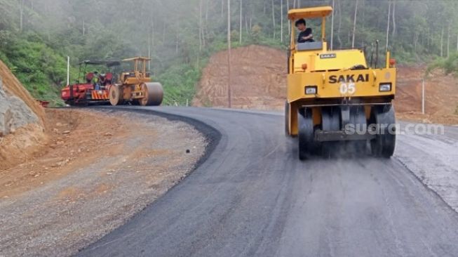 Andi Sudirman Perbaiki Akses Jalan ke Daerah Tujuan Wisata Sulawesi Selatan