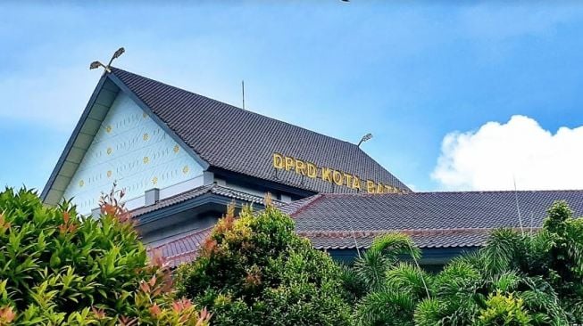 Kantor DPRD Batam Kebakaran Dini Hari Tadi, Api Diduga Bersumber dari Ruangan Ini