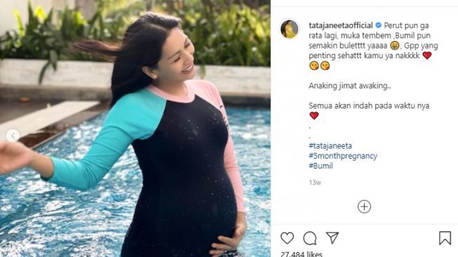 Potret kehamilan Tata Janeeta [Instagram/tatajaneetaofficial]