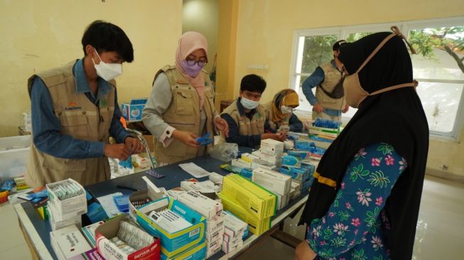 Klinik Apung Bantu Pengobatan Gratis Warga Kepulauan Seribu