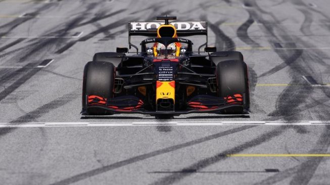 Pebalap tim Red Bull Max Verstappen menjalani sesi kualifikasi Grand Prix Styria di Sirkuit Red Bull Ring, Spielberg, Austria. (26/6/2021) (ANTARA/REUTERS/Darko Vojinovic)