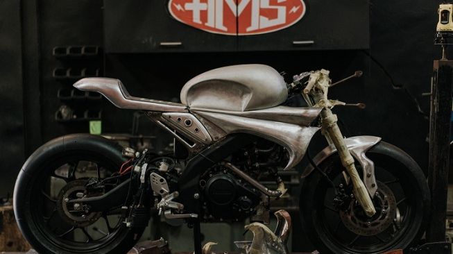 Simak Sentuhan Builder atas Tampilan Yamaha XSR 155