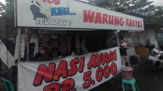 Warung Ini Jual Nasi Ayam Cuma Rp 5.000, Warga Penasaran Ayamnya...