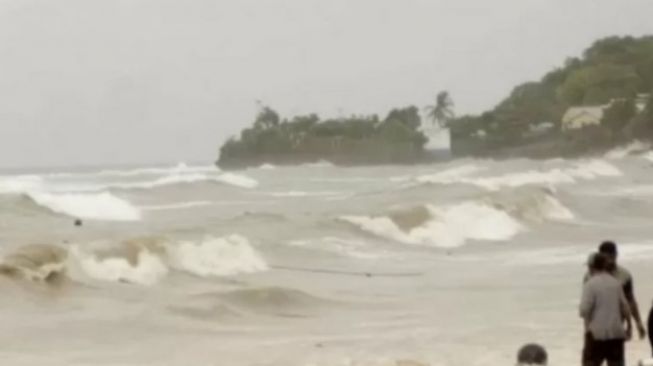 Ancaman Gelombang Laut Tinggi di Perairan Maluku Capai 4 Meter, BMKG Beri Imbauan Ini