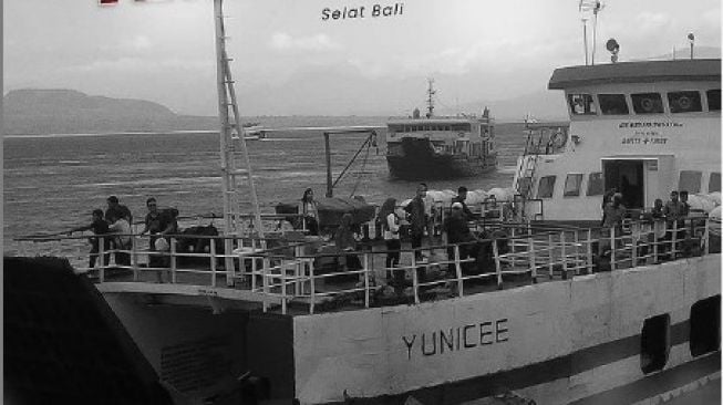 Cerita Menegangkan Korban Selamat KMP Yunicee, Kapal Penuh Muatan dan Tiba-tiba Miring