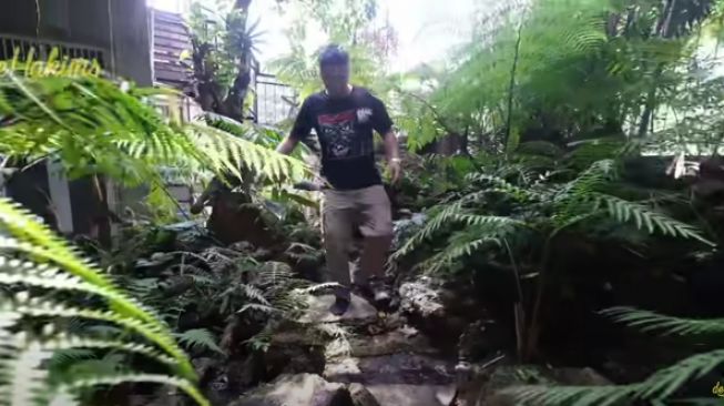 Potret rumah hutan Haji Asari [YouTube/Irfan Hakim]