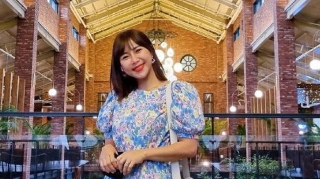 Artis Korea pernah tinggal di Indonesia. (Instagram/yannie_kim79)