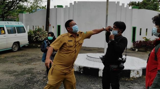Oknum ASN dan Satpam Ribut dengan Wartawan Usai Liput Vaksinasi di RSJ Medan