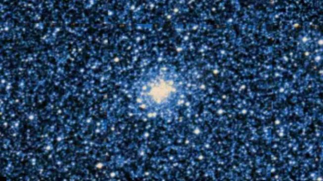 Cluster Terbuka NGC 330, Hamburan Bintang di Awan Magellan Kecil