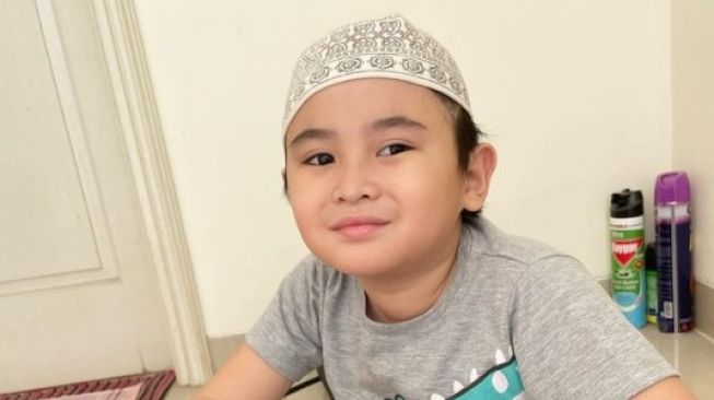 7 Potret Terkini Ivander Haykal Firdaus, Anak Daus Mini yang Jarang Tersorot